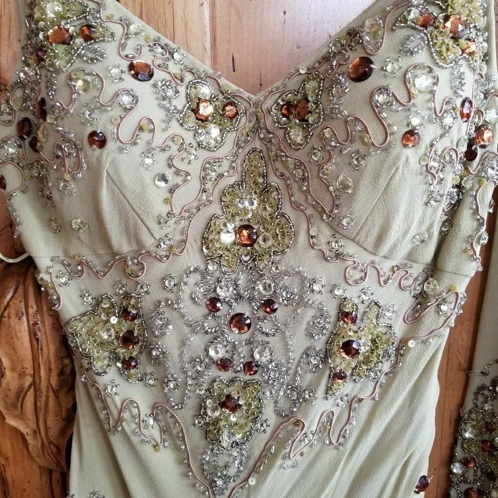 Prom dress formalwear